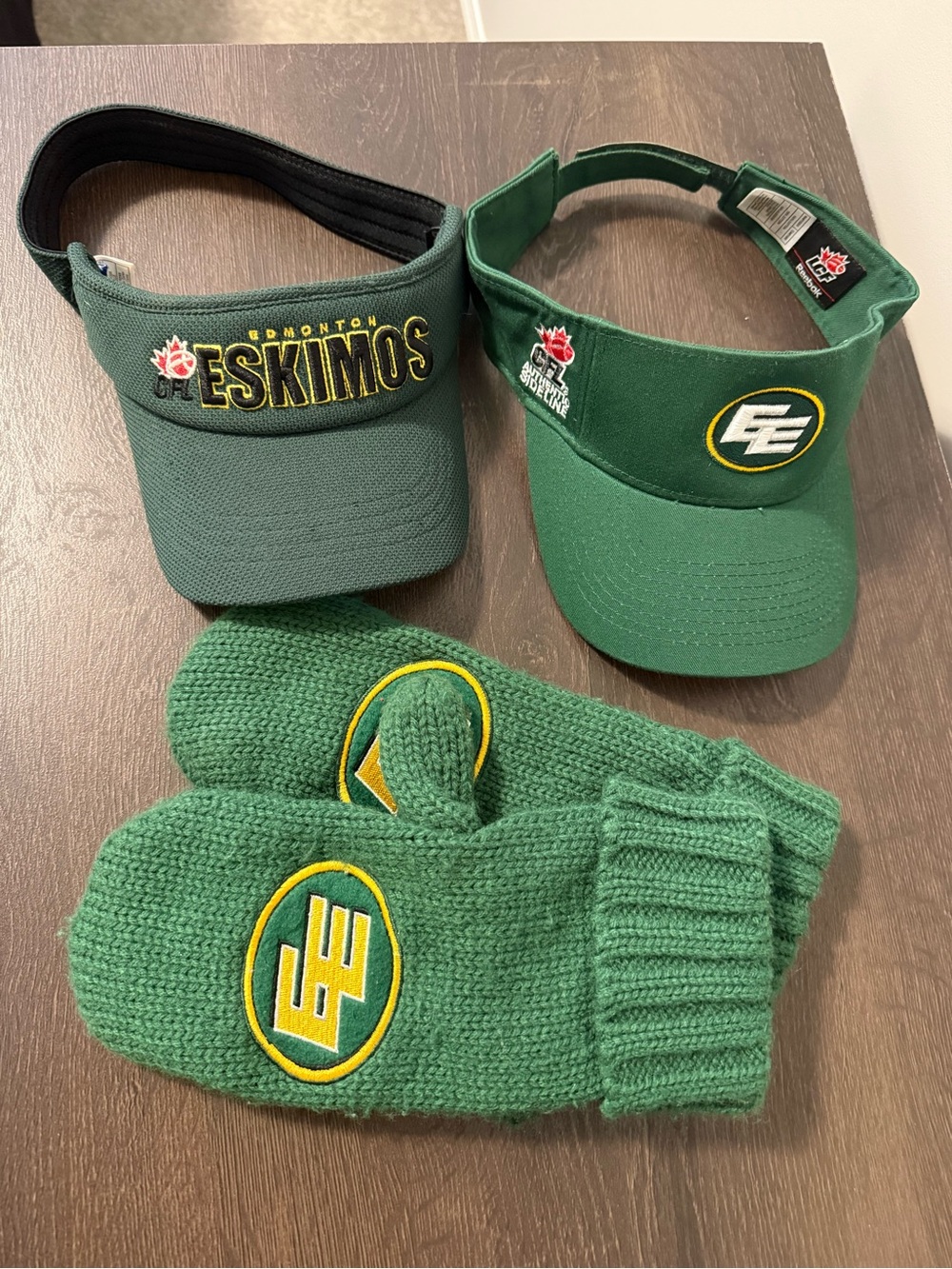 Edmonton Eskimos/Elks Green Knit Mittens and Green Visor Set